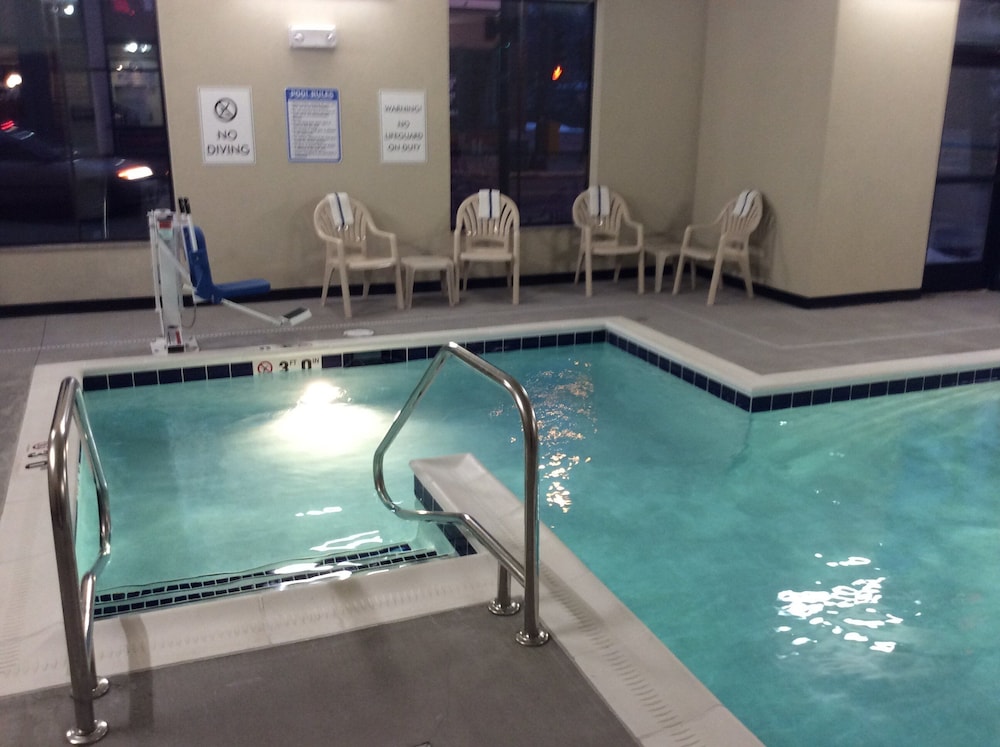 Cobblestone Hotel & Suites Chippewa Falls - photo 46