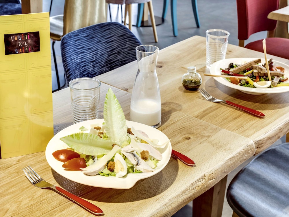 מזון ומשקאות