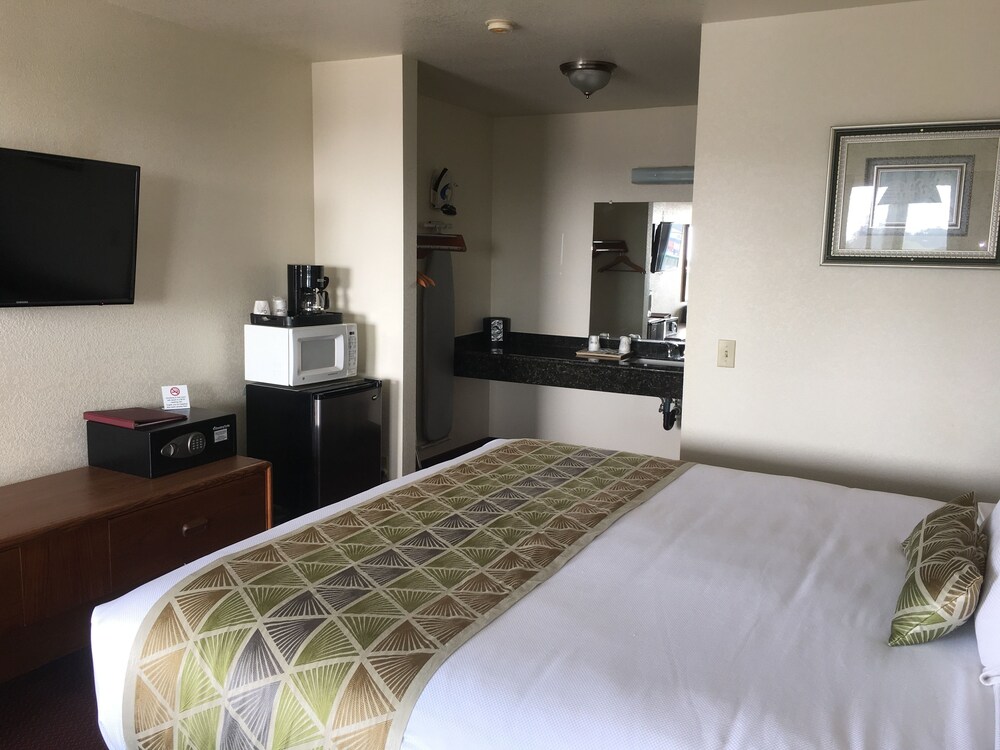 Westward Inn - photo 17