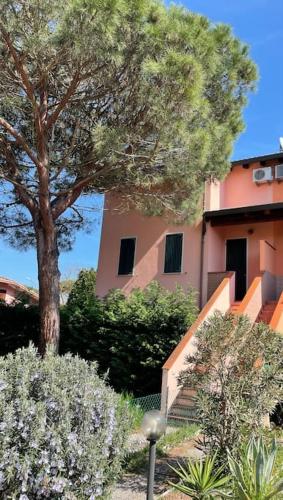 Villetta vicina alla spiaggia — 4-Star Luxury Hotel in Comacchio, Italy