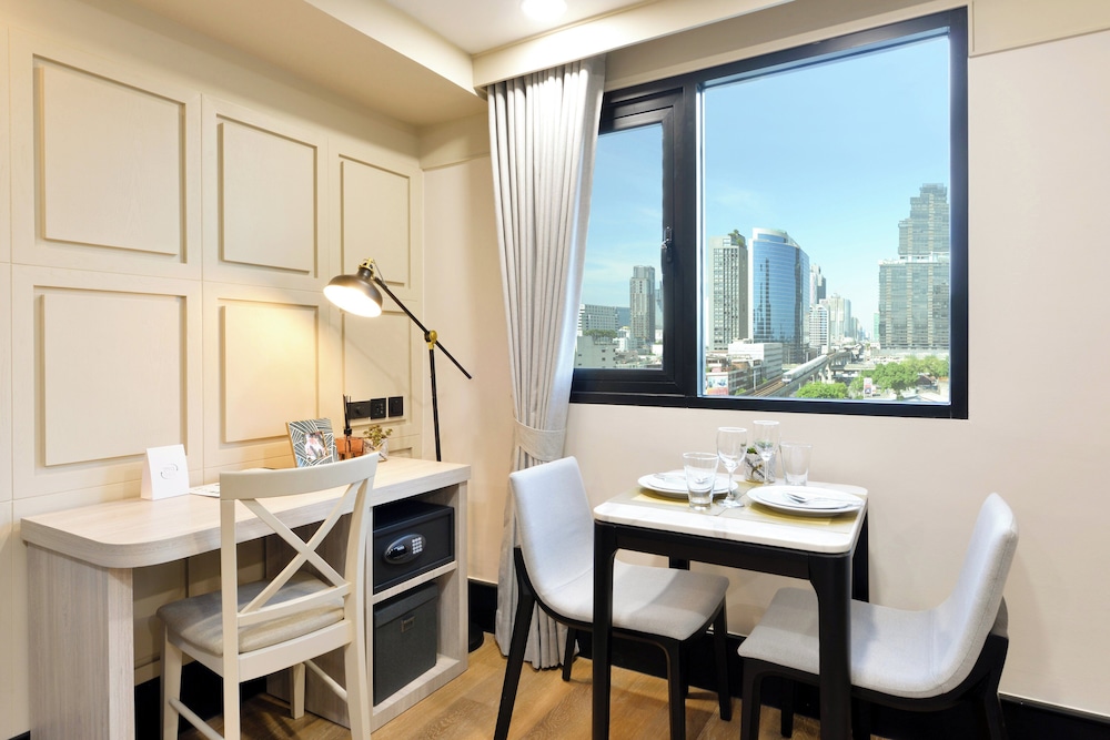 Oakwood Hotel & Residence Bangkok — 4-Star Luxury Hotel in Bangkok, Thailand