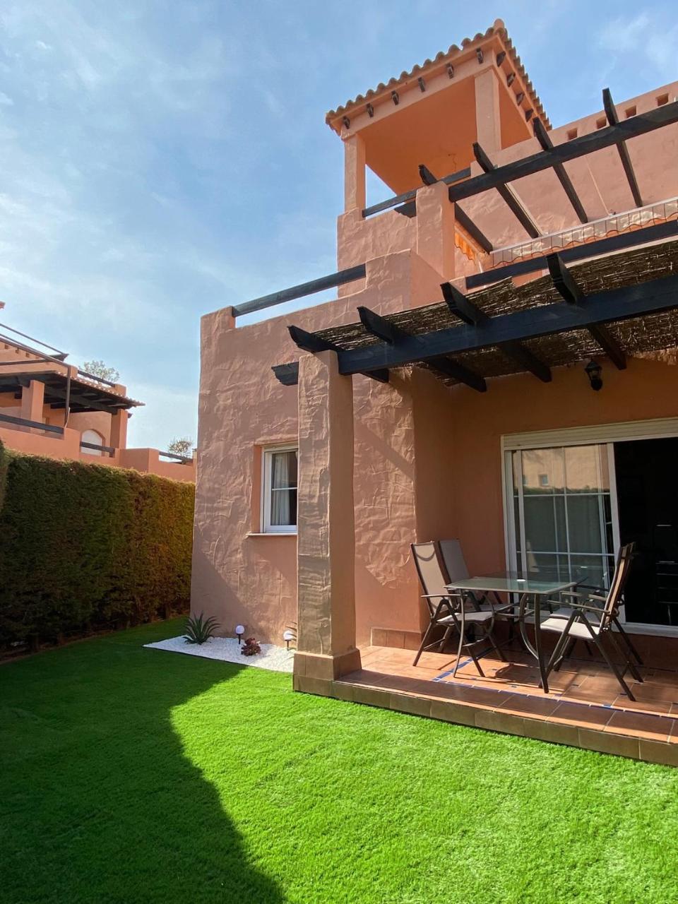 Jardín privado # NETFLIX # Playa a 8min # WIFI # Familia # Apartamento — 4-Star Luxury Hotel in Vera, Spain