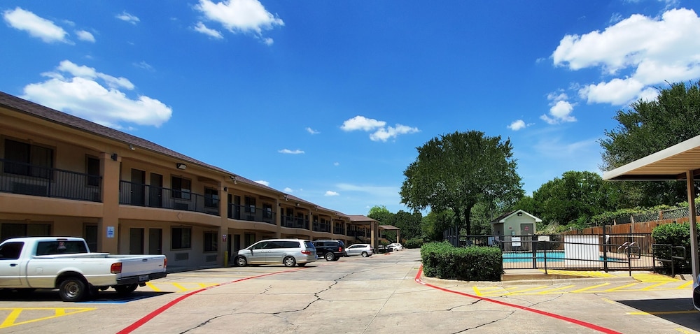 Highland Inn Arlington - photo 28