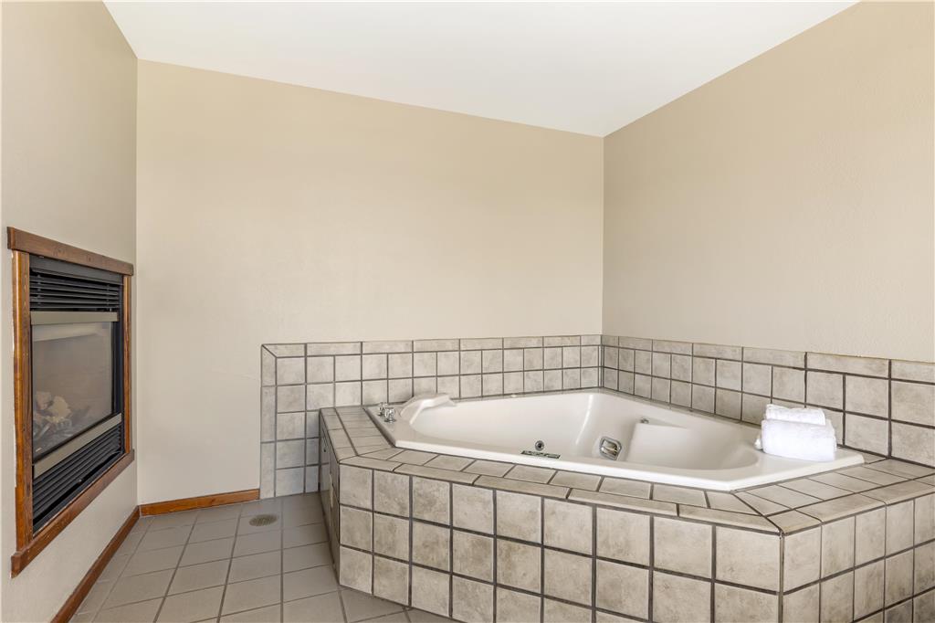 Best Western Plus Riverfront Hotel & Suites - photo 27