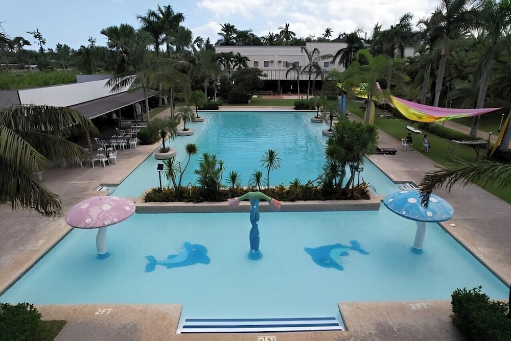 The Ranch Resort Cebu powered by Cocotel — hotel in Pinamungahan