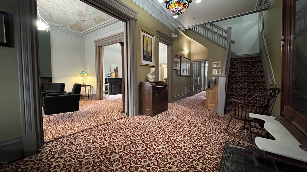Stone Gables Inn - photo 2
