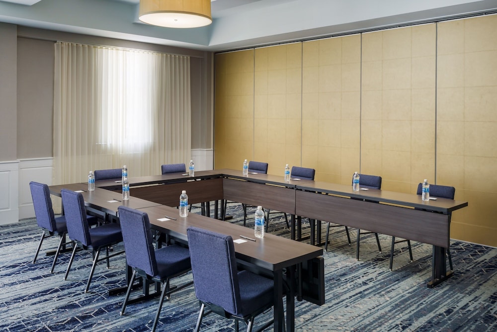 Courtyard by Marriott Keene Downtown - photo 41