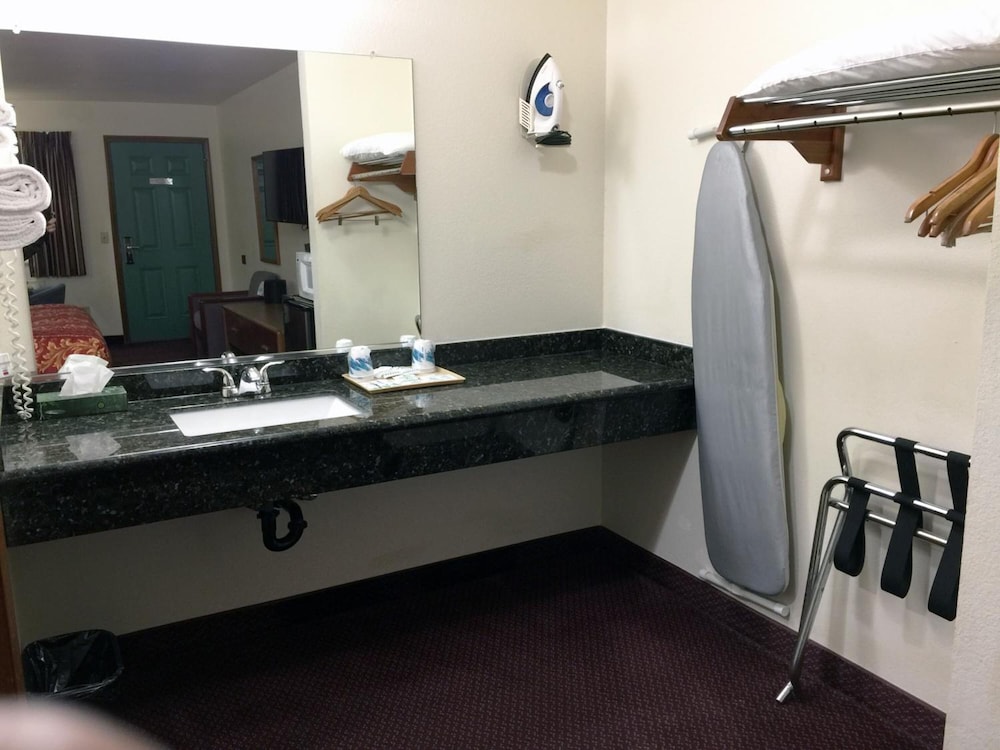 Westward Inn - photo 33