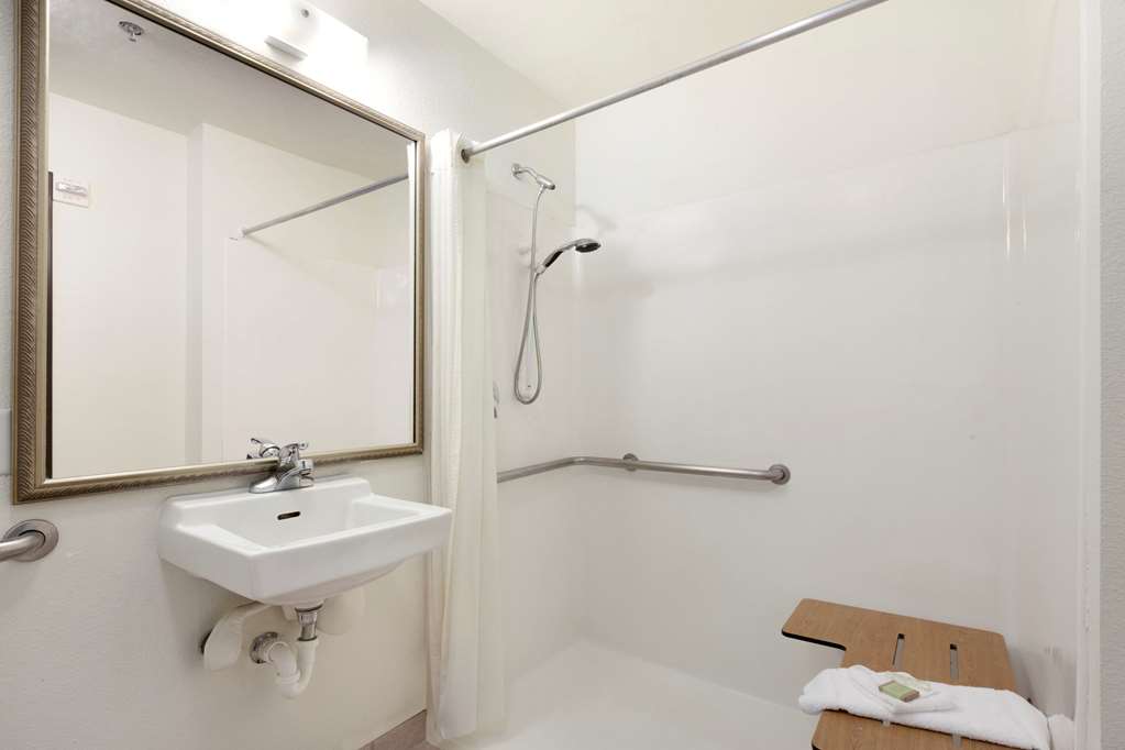 Super 8 by Wyndham Garland Rowlett East Dallas Area - photo 11