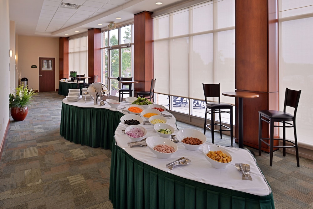 Holiday Inn Madison at The American Center by IHG - photo 53