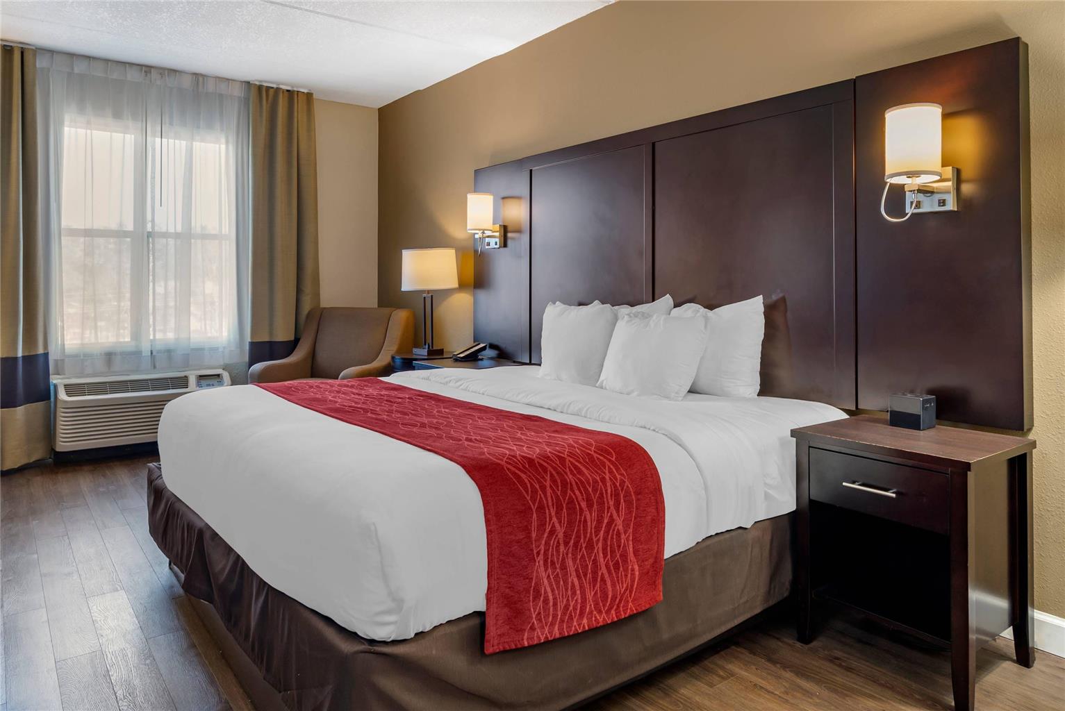 Comfort Inn & Suites near Six Flags - photo 5