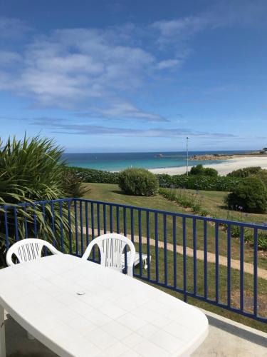 Duplex 6 Pers Piscine Et Vue Mer — Trevou Treguignec