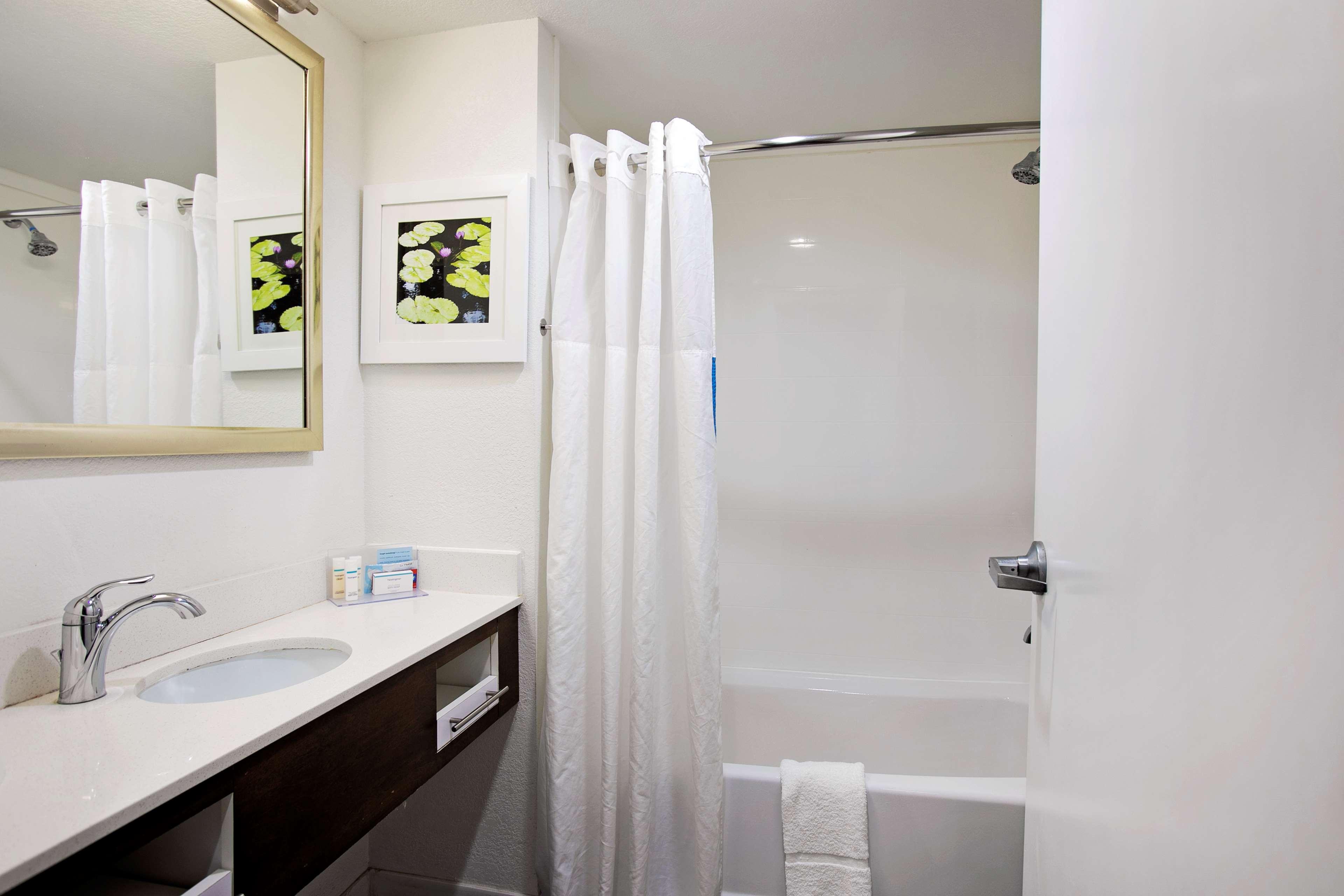 Hampton Inn Moultrie - photo 9