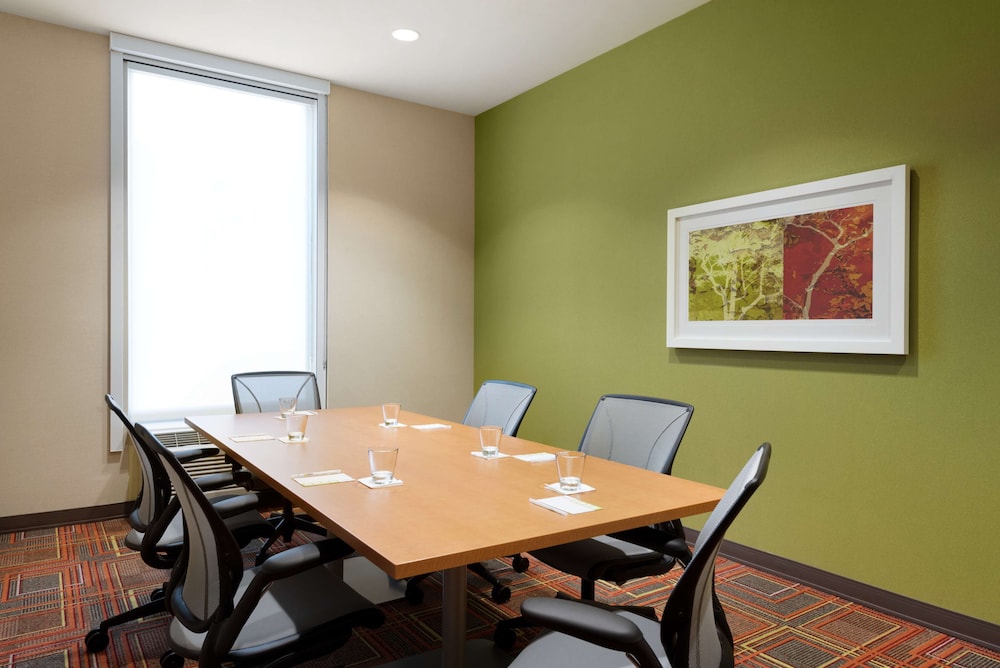 Home2 Suites by Hilton Middleburg Heights Cleveland - photo 25