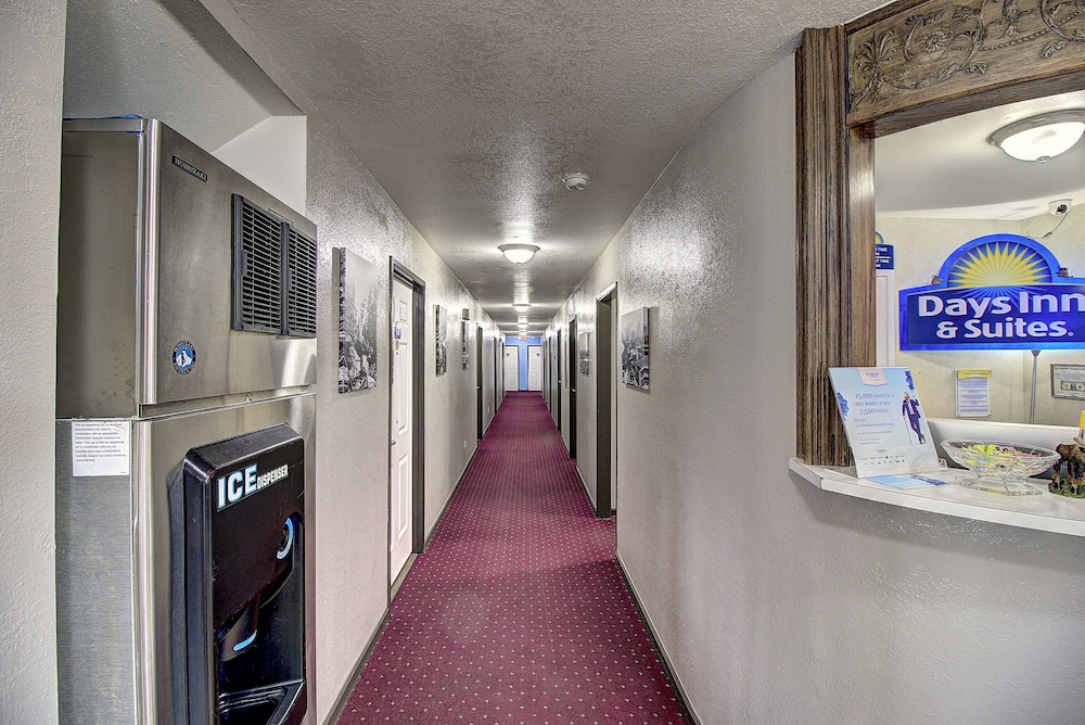 Days Inn by Wyndham Lolo Missoula Area - photo 2