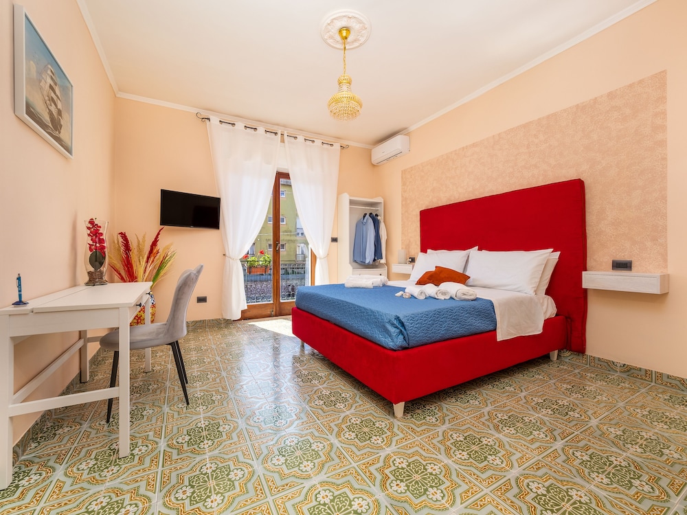 La rosa home — 4-Star Luxury Hotel in Piano Di Sorrento, Italy