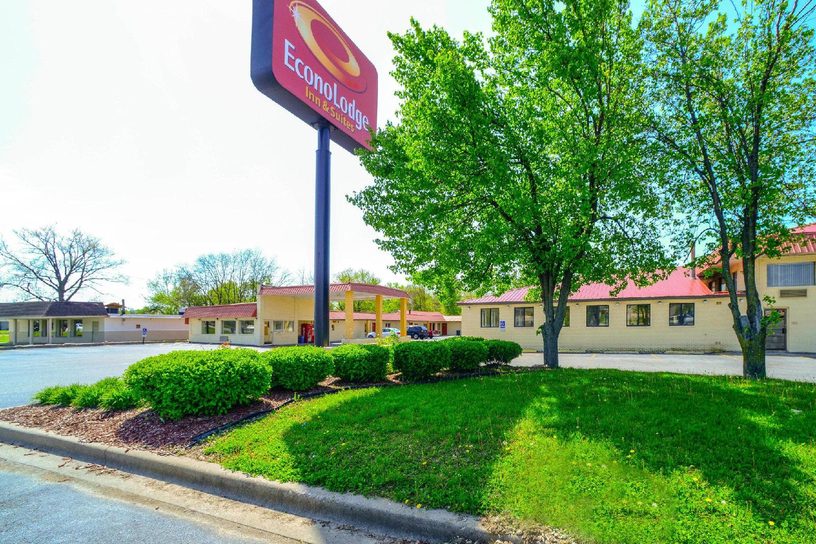 Econo Lodge Inn & Suites - featured photo