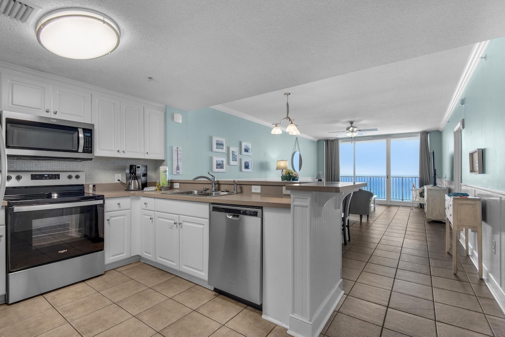 Majestic Beach Towers 1 1302 - photo 5
