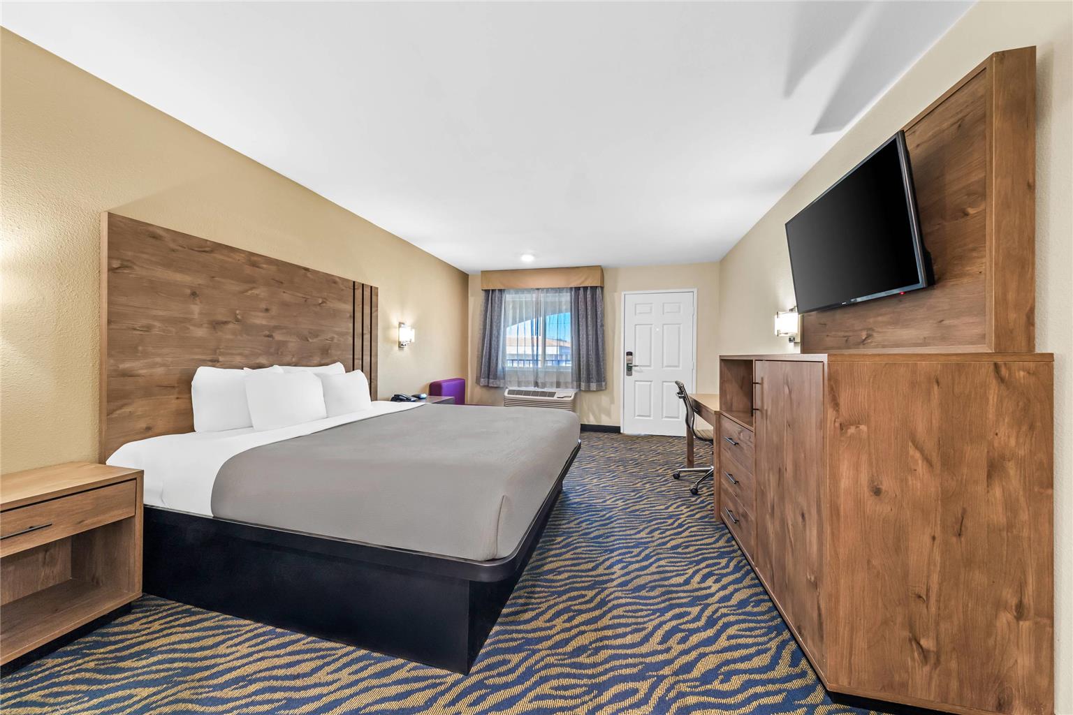 Quality Inn & Suites - photo 18