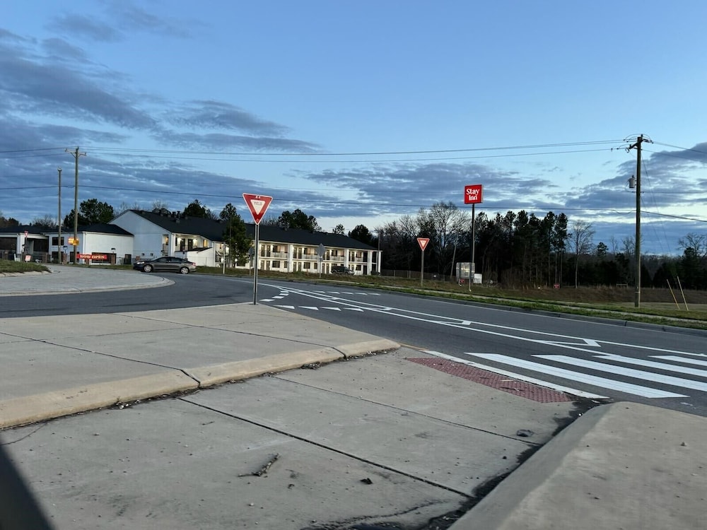 Super 8 by Wyndham Kannapolis - photo 24