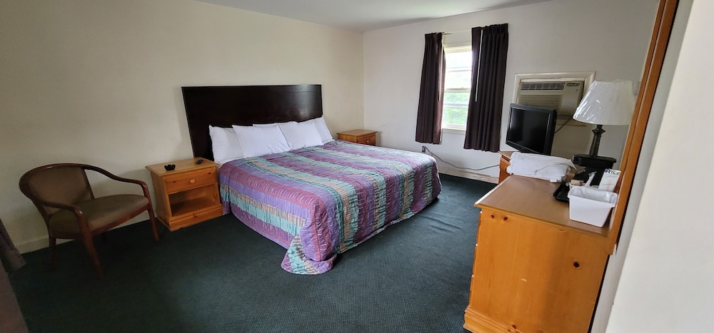 Town & Country Inn - photo 6