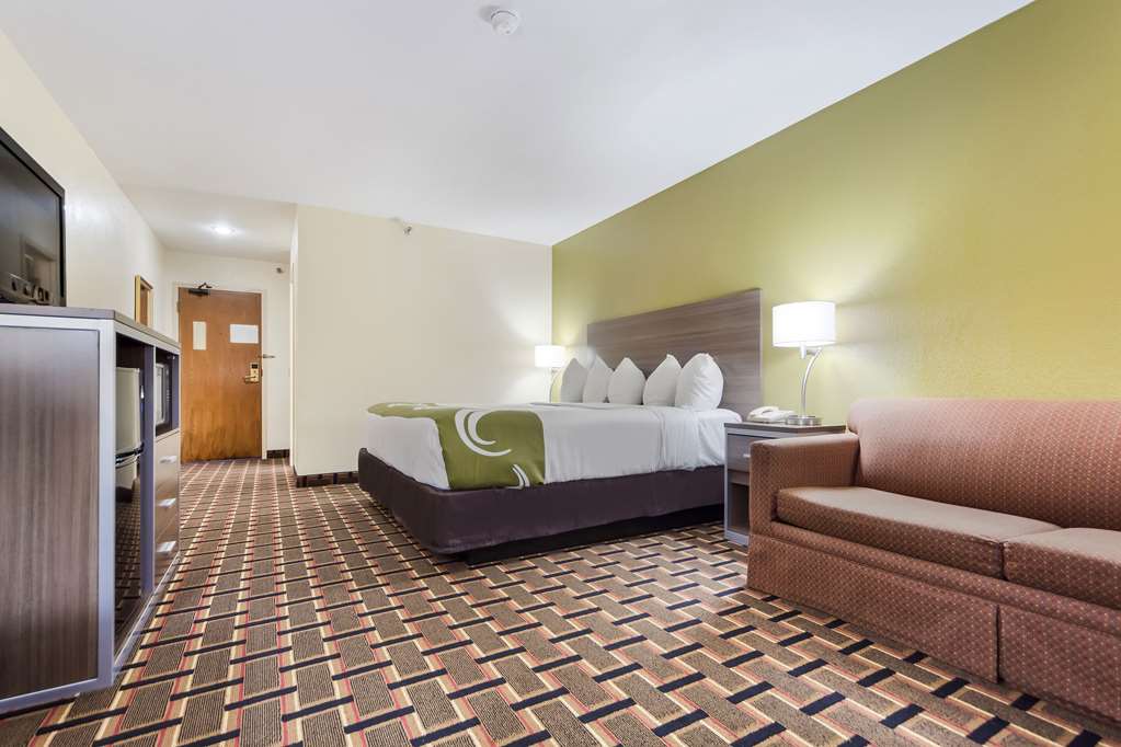 Quality Inn Lincoln Cornhusker - photo 9