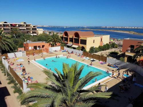 Gruissan Studio Aux Amarines Au Bord de la Plage du Grazel in Gruissan, France
