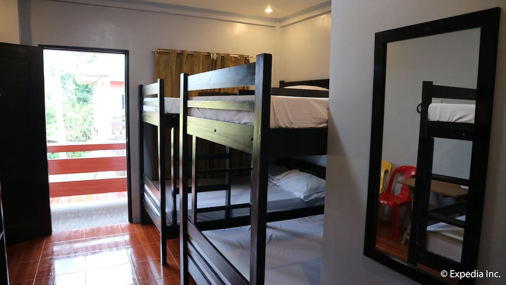 Zeah’s Inn — Baler — photo 5