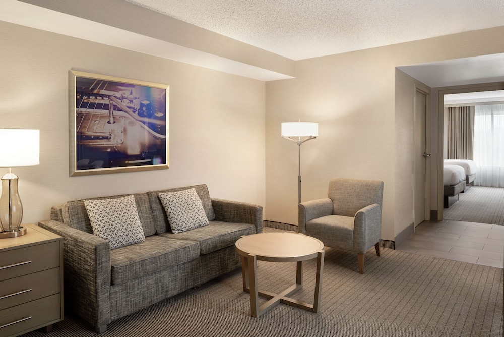 Embassy Suites by Hilton Cleveland Rockside - photo 17
