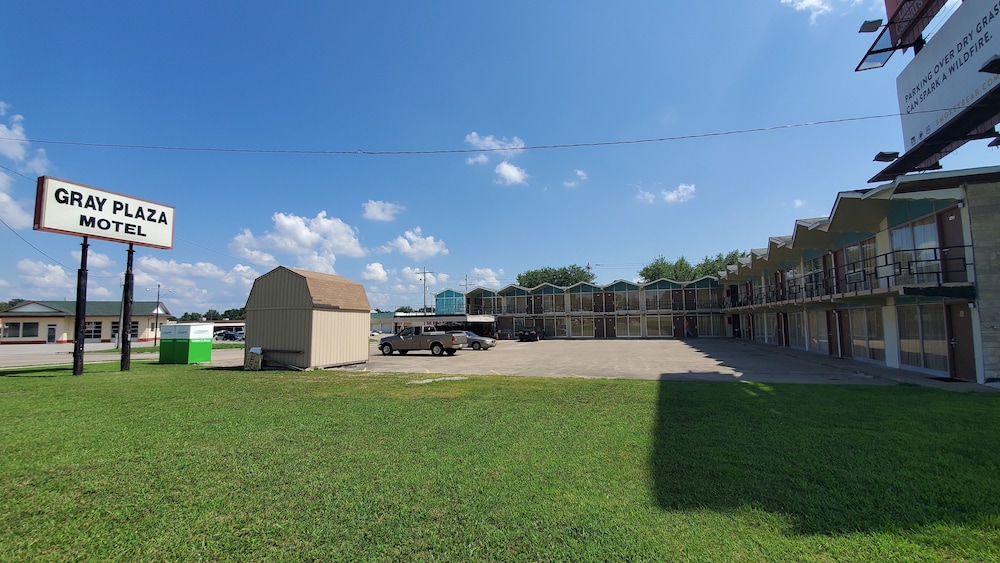 Marion Gray Plaza Motel - photo 18