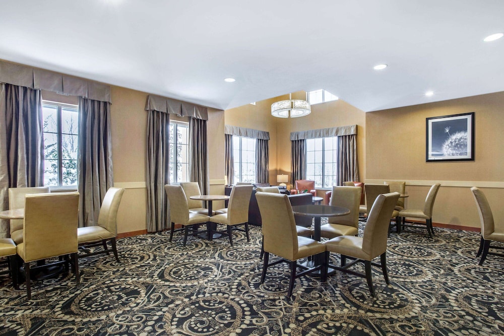 Hampton Inn by Hilton Manchester - photo 49