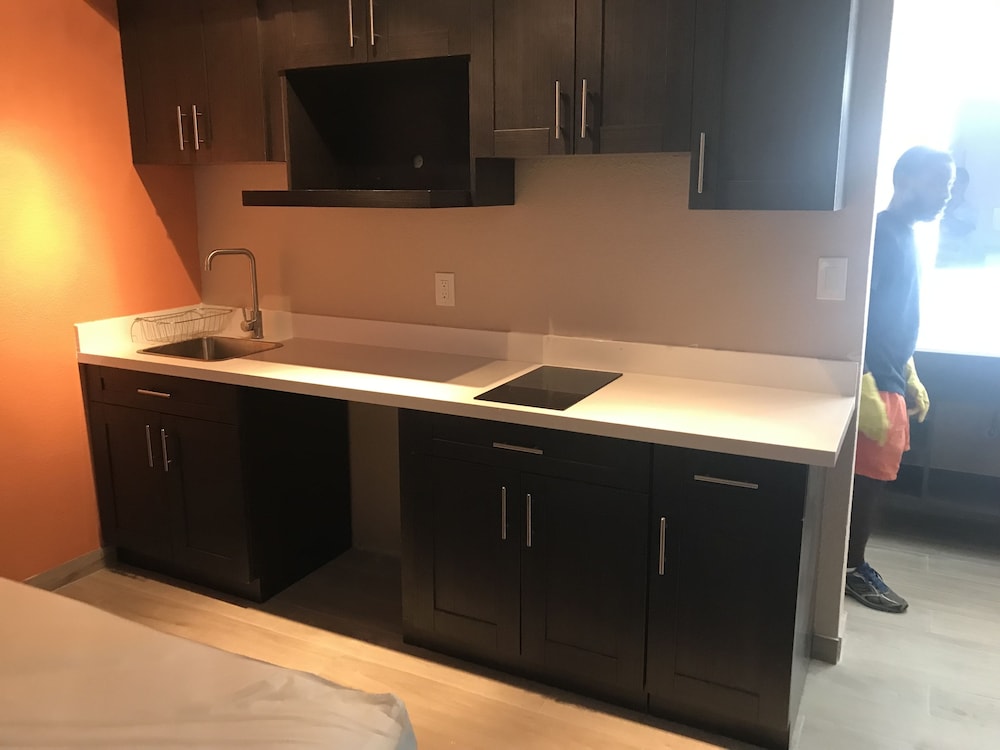 Tropical Inn & Suites - photo 26