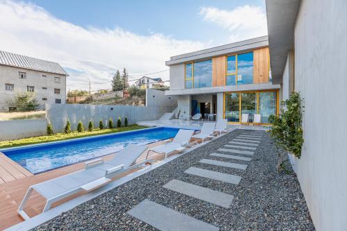 Villa Tabori Hill 3BR Luxury Villa in Tbilisi — 4-Star Luxury Hotel in Tbilisi, Georgia