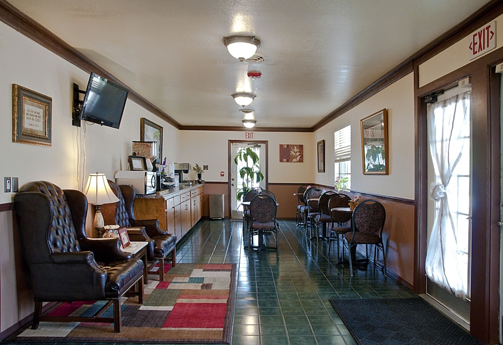 The Regency Inn - photo 24