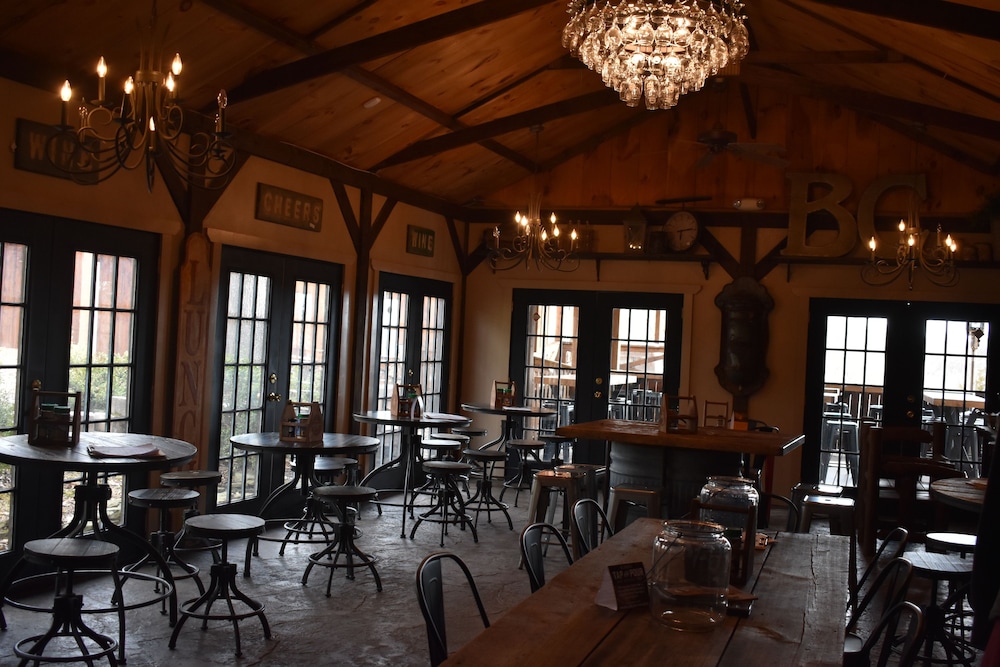 Bear Creek Lodge Cabin Resort - photo 93