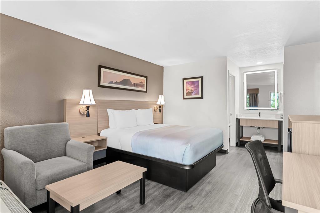 Quality Inn & Suites Albuquerque - photo 19
