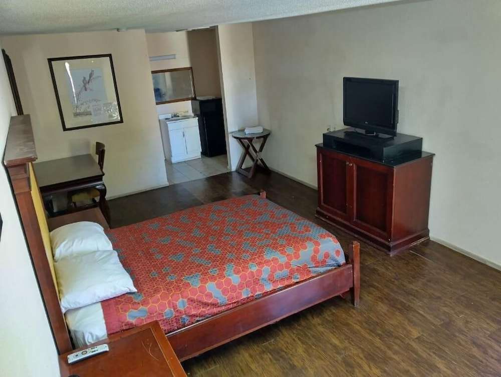 Great Western Inn & Suites Saginaw - photo 8