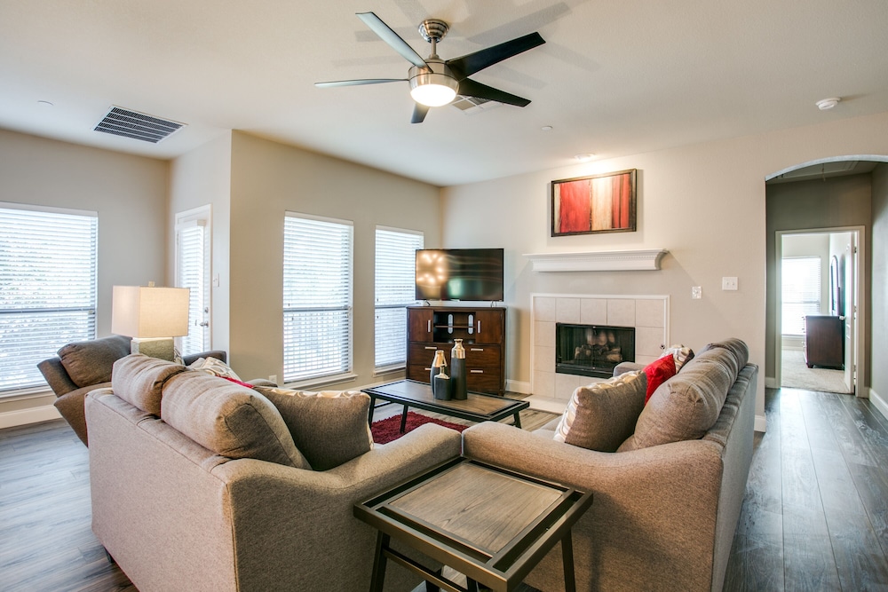 Beautifully furnished 3 bedroom Frisco — 4-Star Luxury Hotel in Frisco, United States