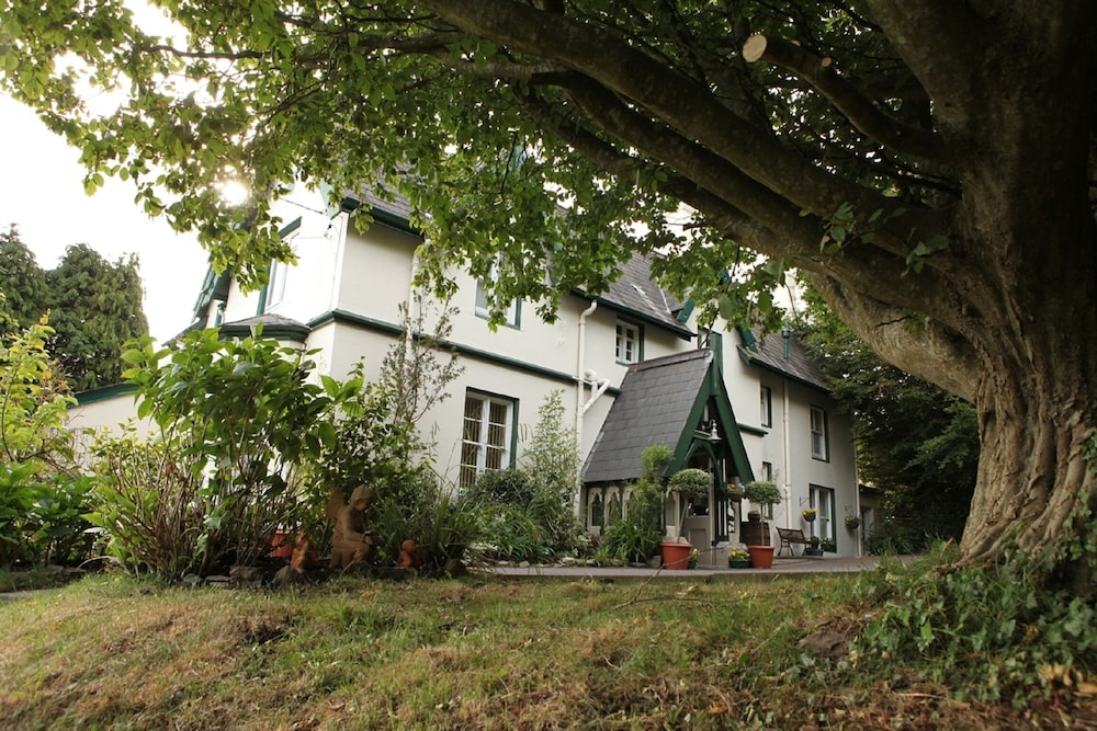 Robin Hill House — 4-Star Luxury Hotel in Cobh, Republic of Ireland