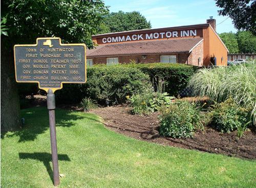 Commack Inn - photo 20