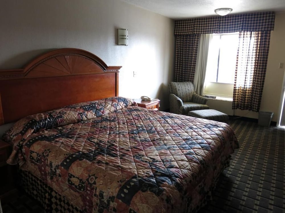 Inn At Mexia - photo 18
