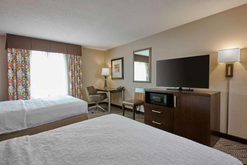 Evansville Plaza Hotel And Suites - photo 3