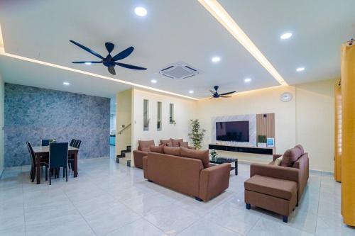 668HomestayTmn Sentosa大丰18Pax Near Mid Valley in Johor Bahru, Malaysia