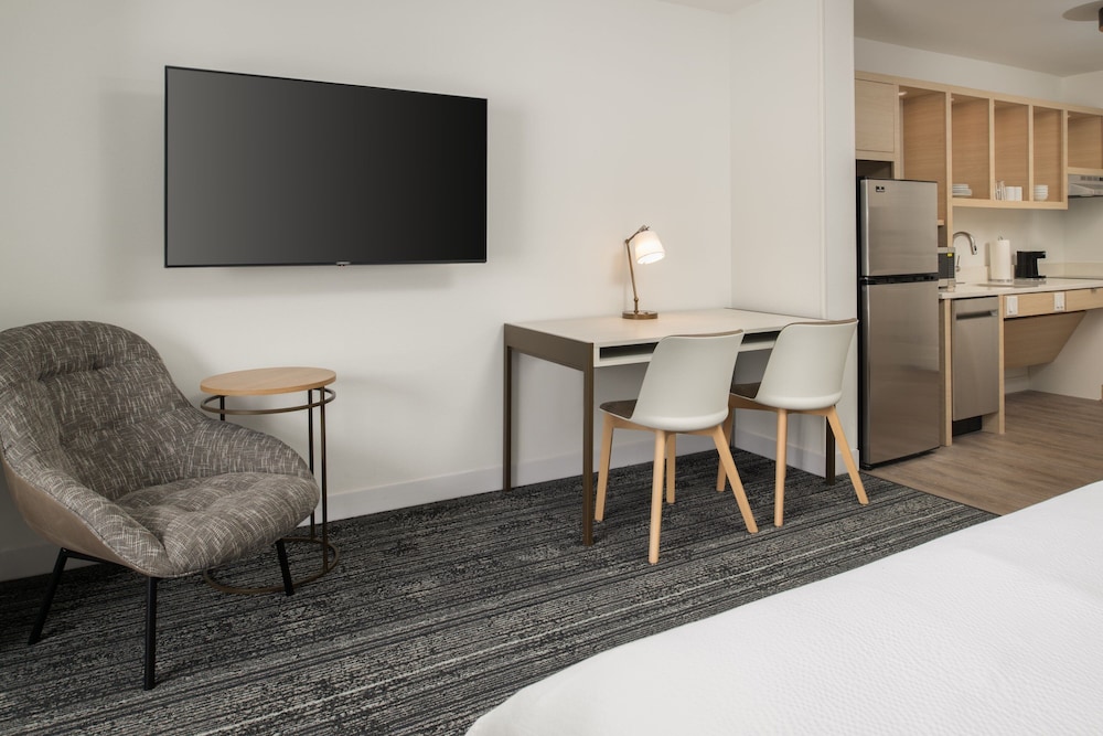 TownePlace Suites by Marriott Eugene - photo 6