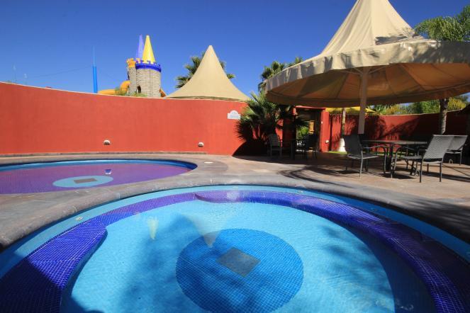 Hotel Splash Inn