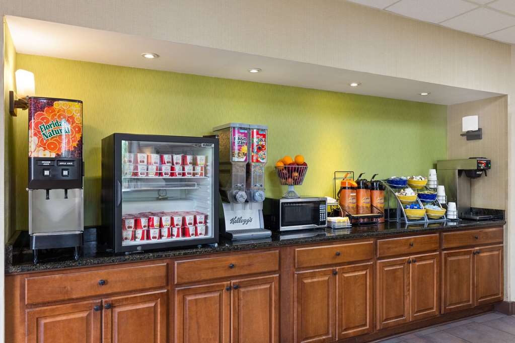 Days Inn by Wyndham Knoxville East - photo 9