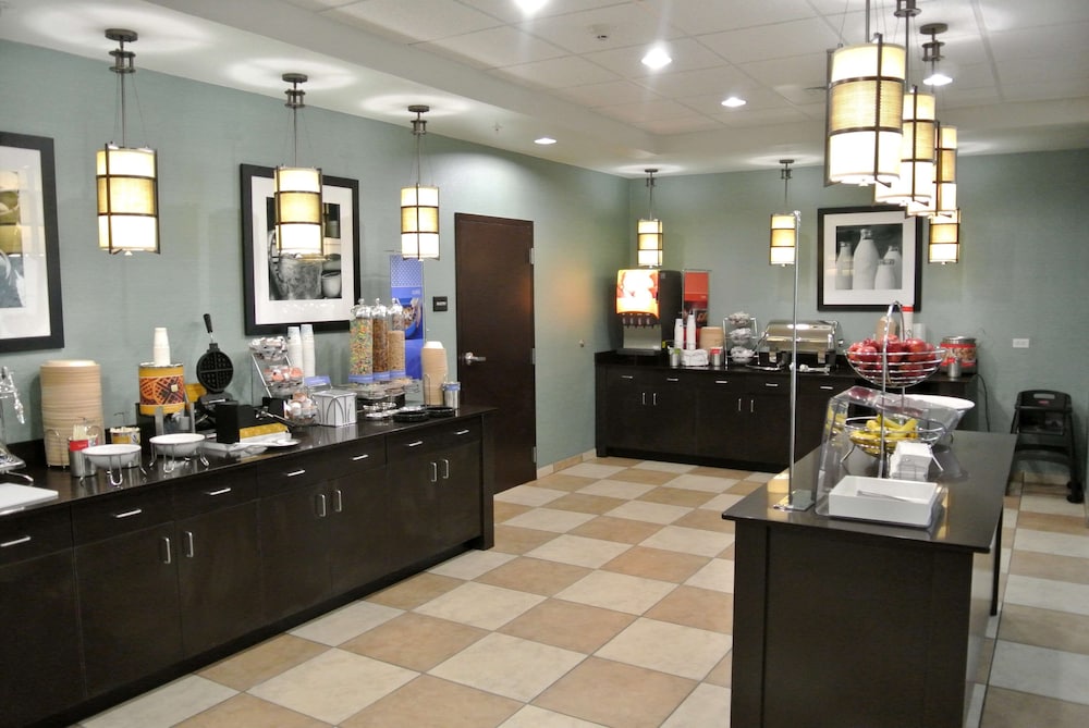 Hampton Inn Carrizo Springs - photo 34