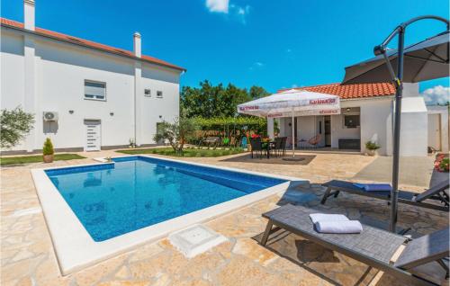 Beautiful Apartment In Donje Rastane — 4-Star Luxury Hotel in Sveti Filip I Jakov, Croatia