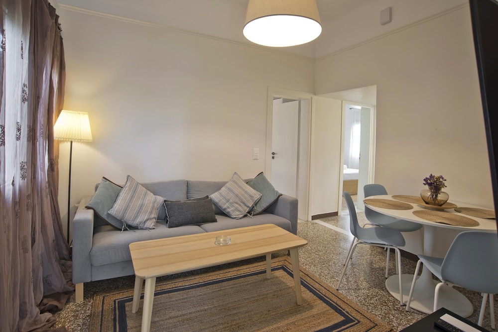 Athina in Chalandri With 2 Bedrooms and 1 Bathrooms — 4-Star Luxury Hotel in Khalandrion, Greece