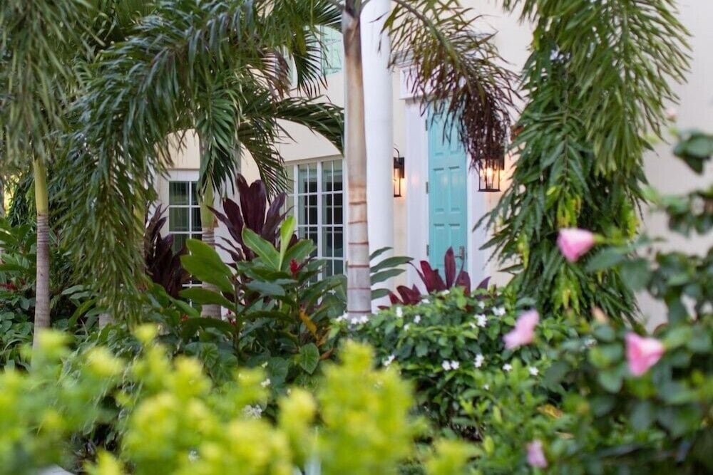 The Pillars Hotel & Club - photo 35